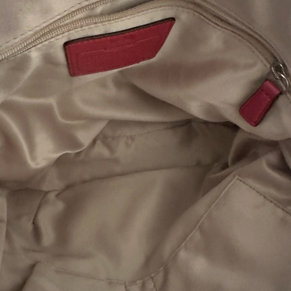 The Coach 18641 Madison Leather Lindsey Satchel Shoulder Bag in Saffron/Fuchsia - Picture 8 of 12